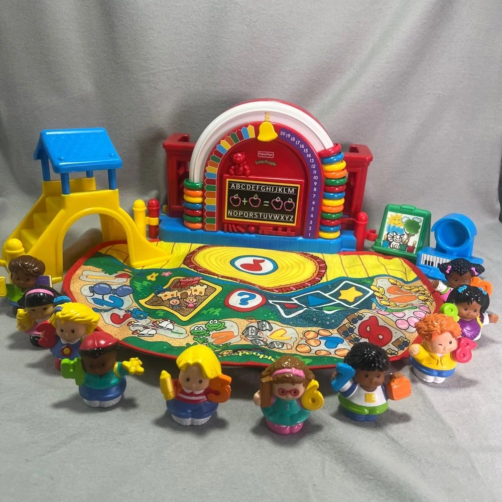 Fisher Price Little People Time-to-Learn Preschool Playset Musical 10 People